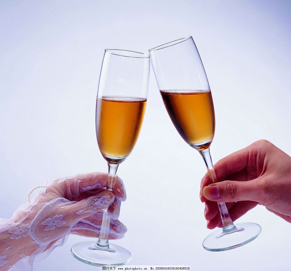 喜酒 酒杯 新郎 新娘 干杯 其他 结婚饰品 摄影图库
