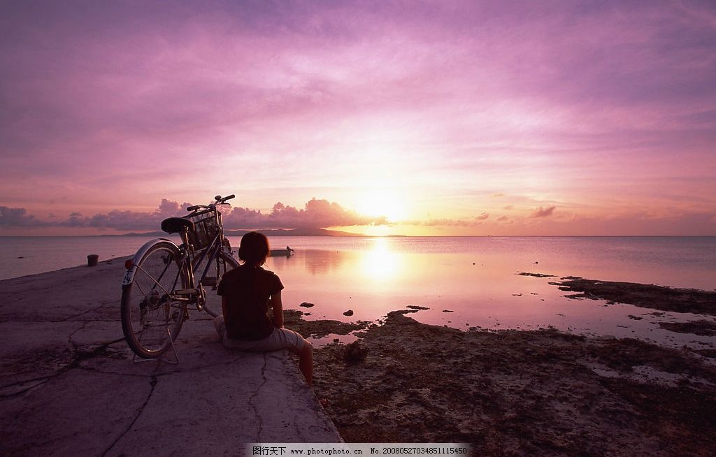 海边女孩 海边 单车 女孩 夕阳 自然景观 自然风景 精美壁纸 摄影图库